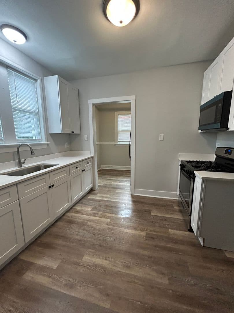Riverside Apartment: 215-19 West Quincy Street