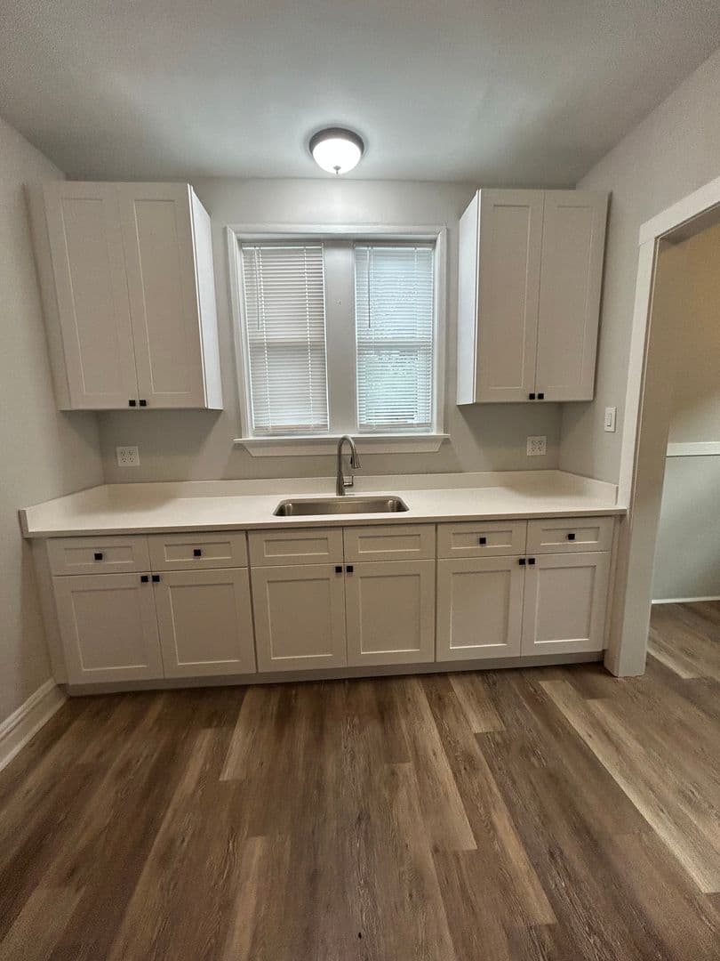Riverside Apartment: 215-19 West Quincy Street