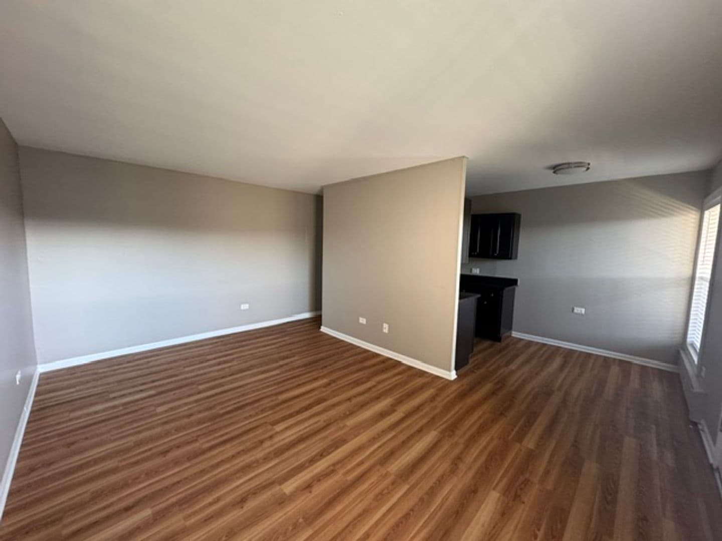 Glen Ellyn Apartment: 21 N. Main St.