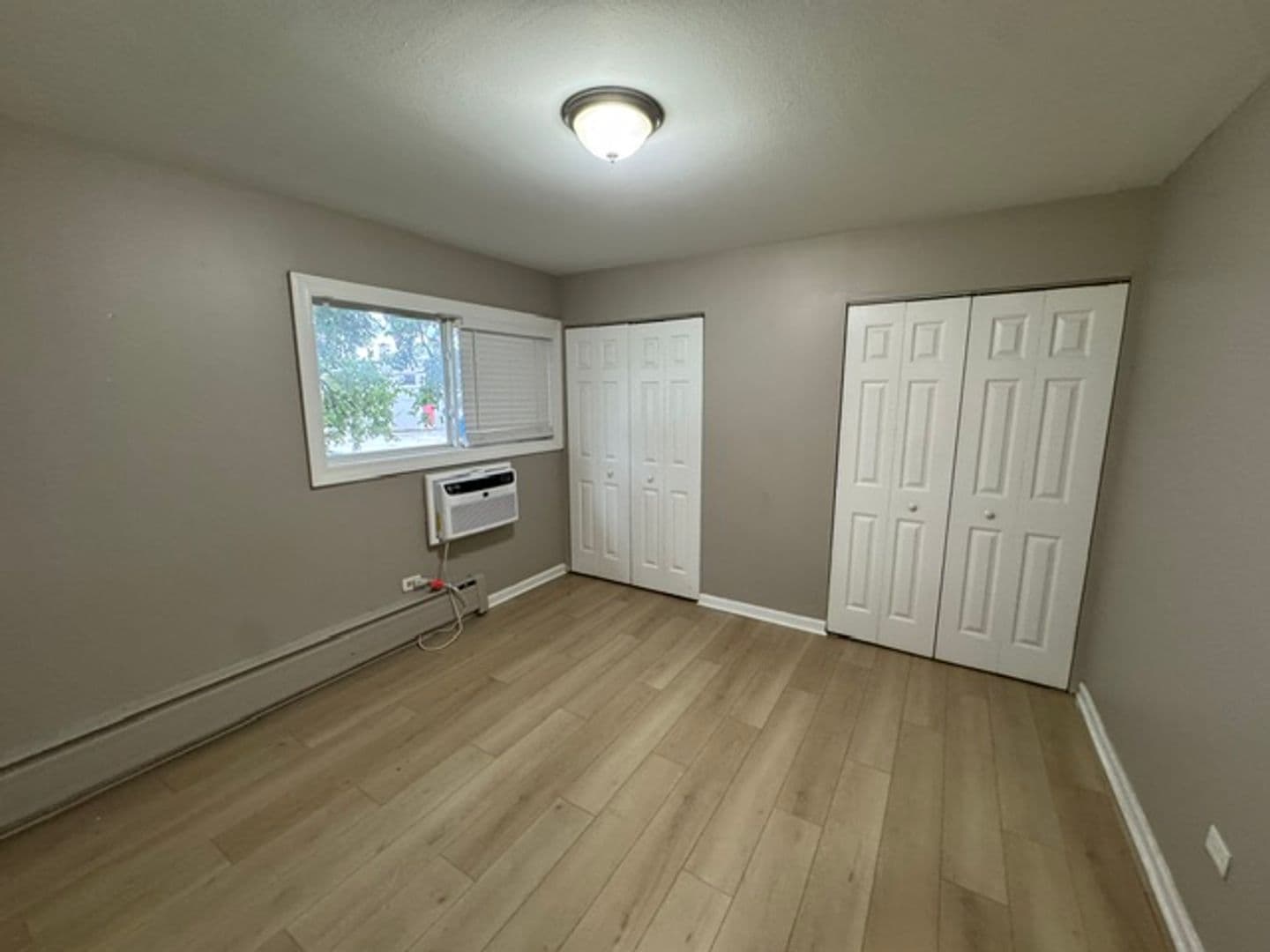 Glen Ellyn Apartment: 21 N. Main St.