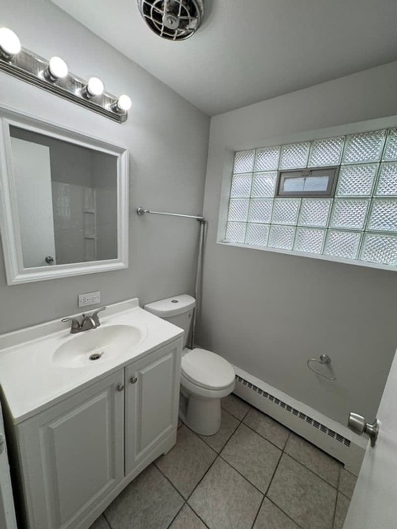 Blue Island Apartment: 2631 West 123rd Street