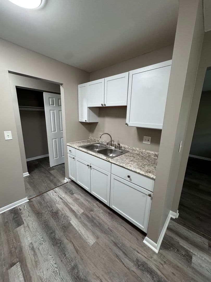 Aurora Apartment: 1603 Reckinger Road