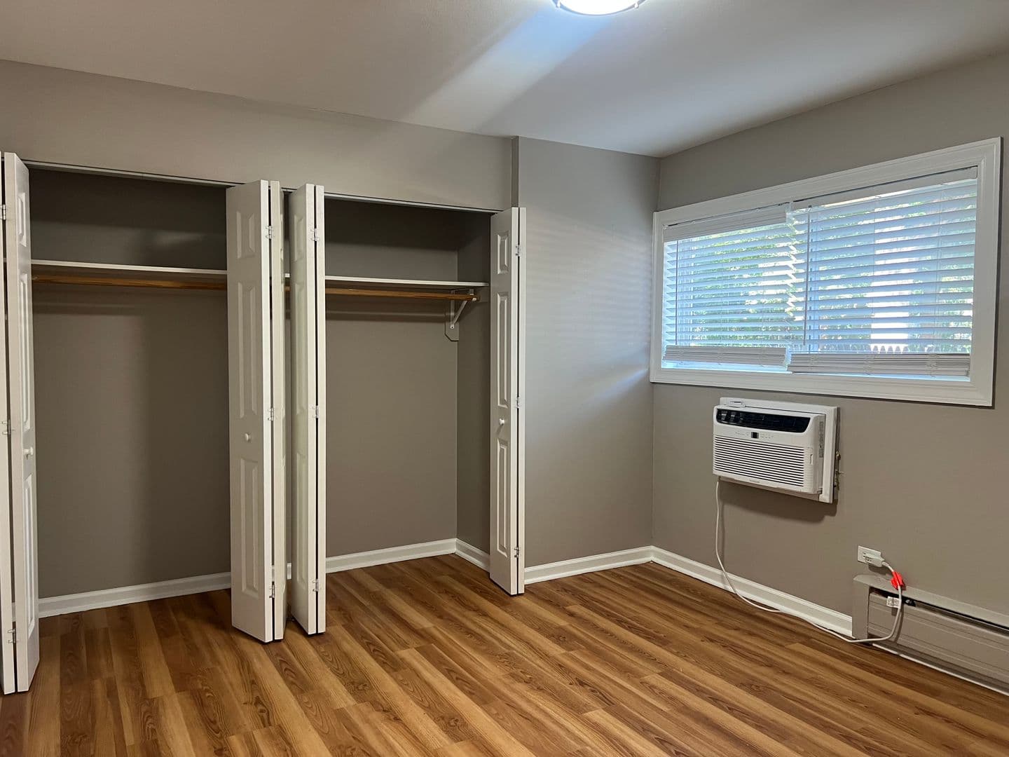 Glen Ellyn Apartment: 21 N. Main St.