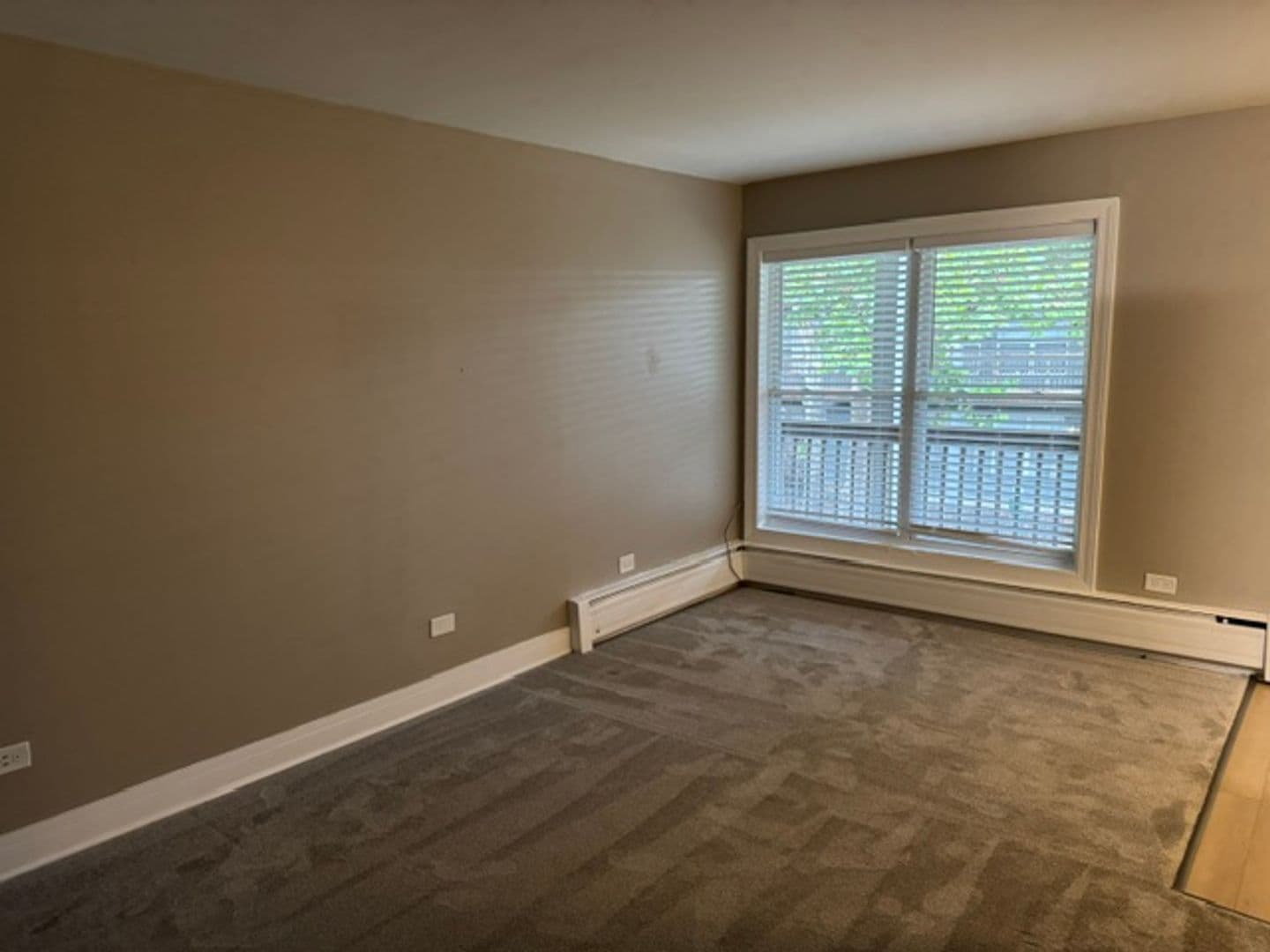 Glen Ellyn Apartment: 21 N. Main St.