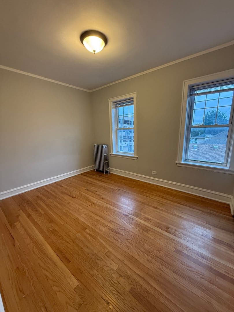 Berwyn Apartment: 3249-51 S Kenilworth Avenue