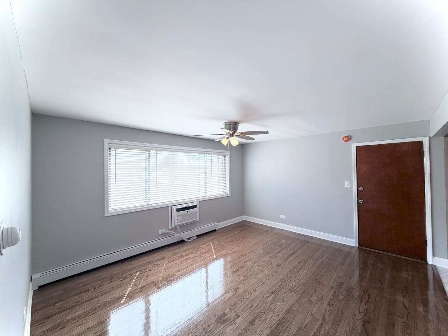 Melrose Park Apartment: 2069 North 18th Avenue