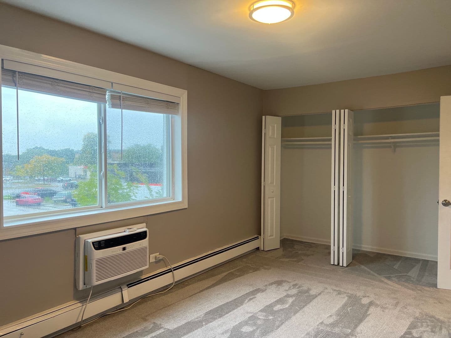 Glen Ellyn Apartment: 21 N. Main St.