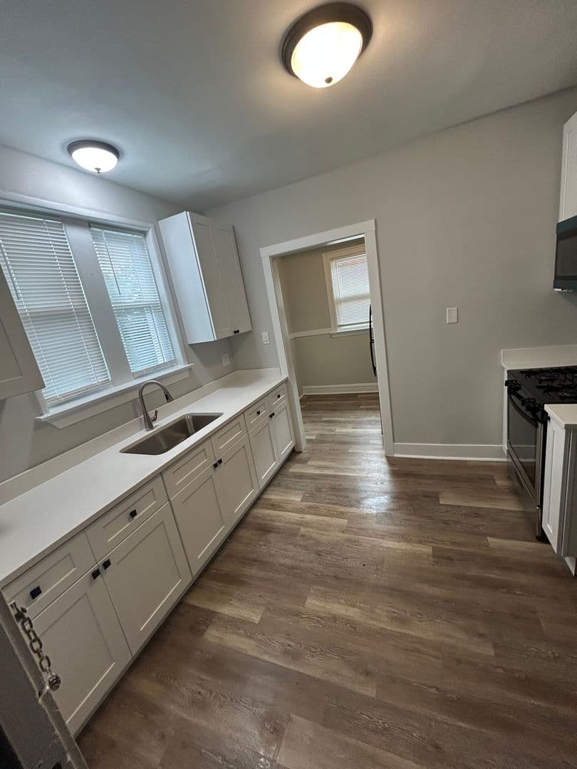 Riverside Apartment: 215-19 West Quincy Street
