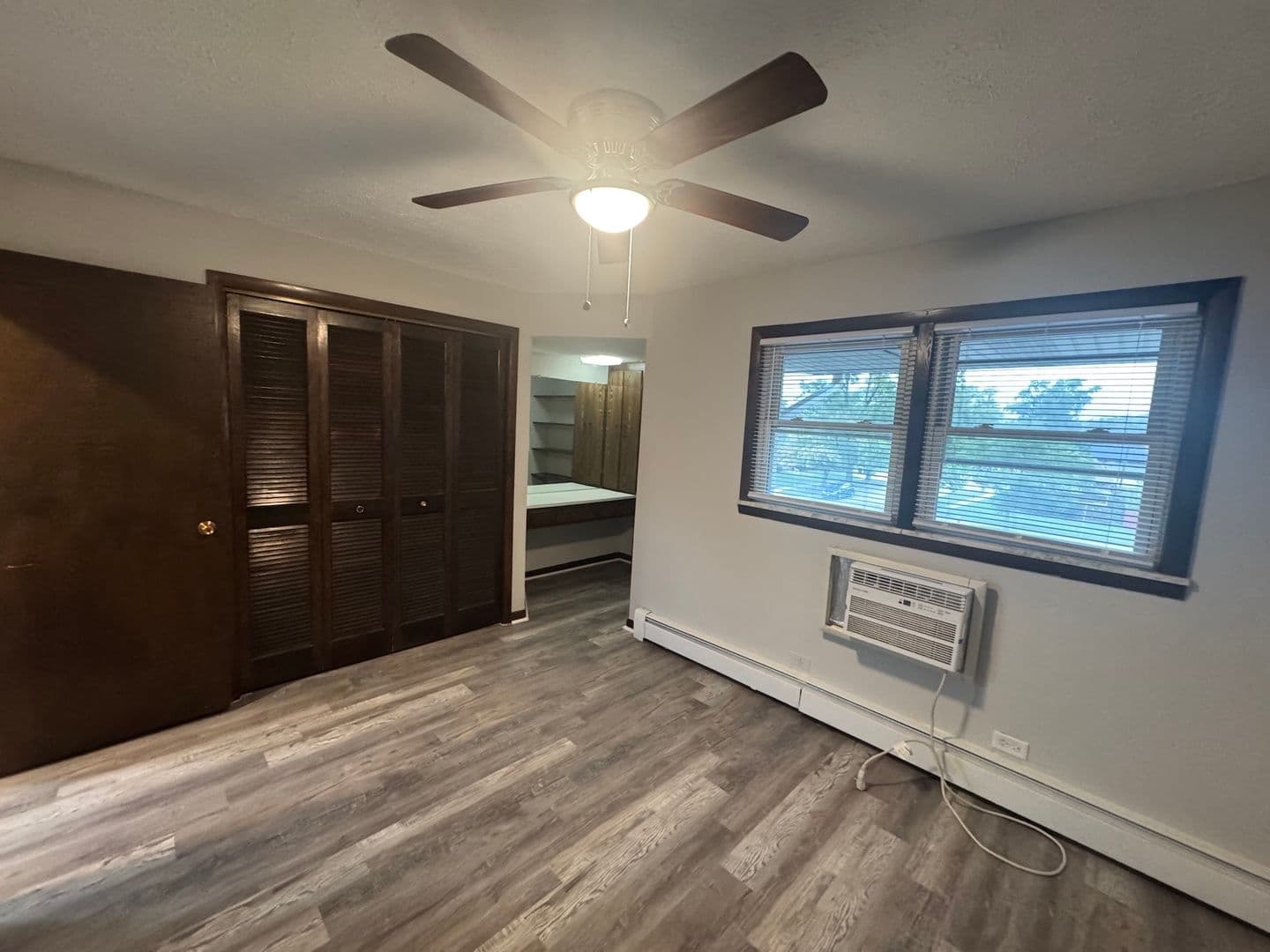 Blue Island Apartment: 12710 Elm Street