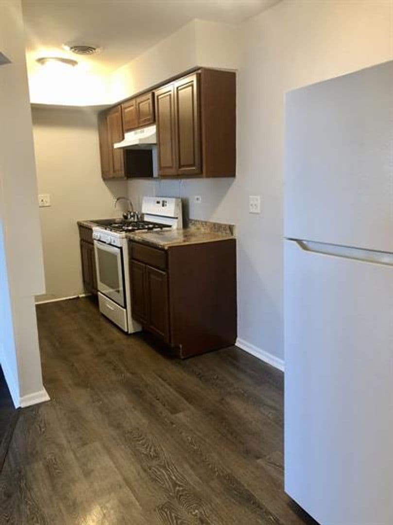 Melrose Park Apartment: 1500-04 North 22nd Avenue
