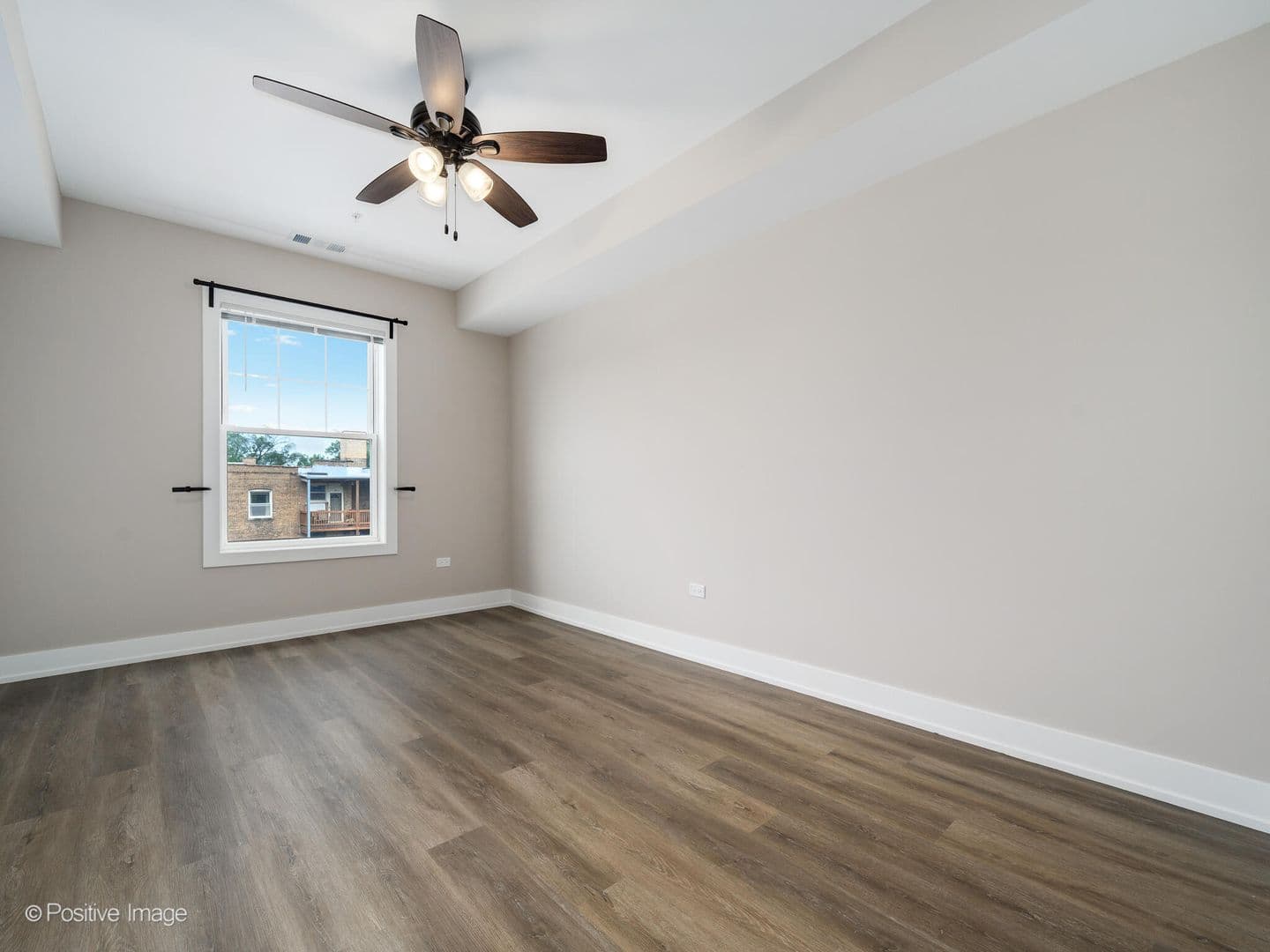 Oak Park Apartment: 261 Washington Boulevard