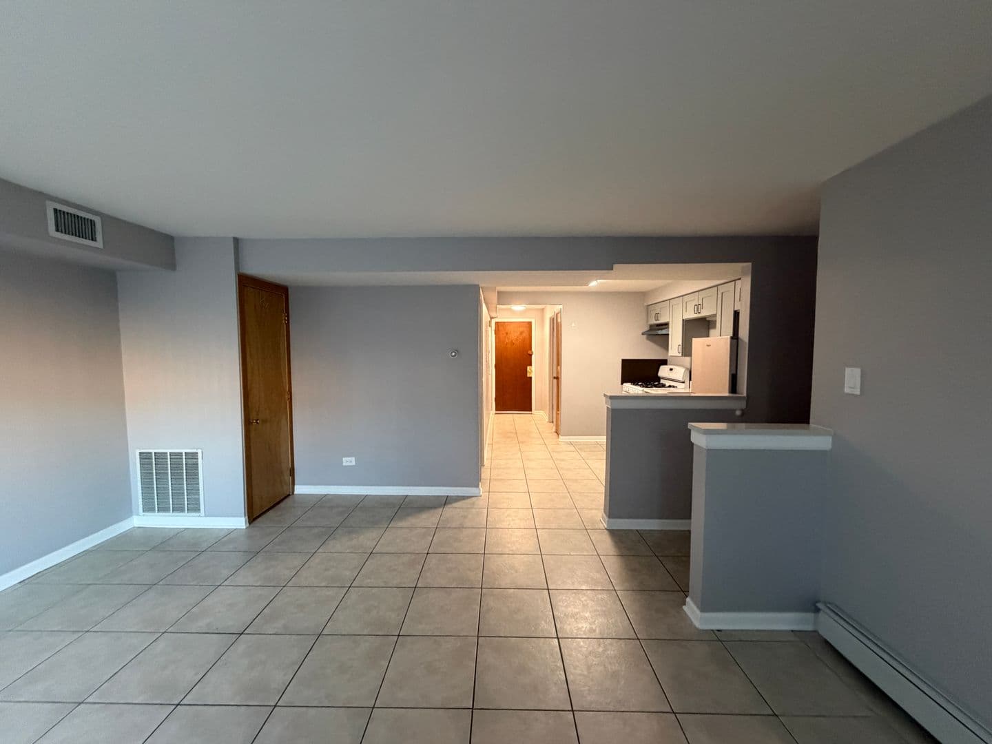 Schiller Park Apartment: 5009 River Rd.
