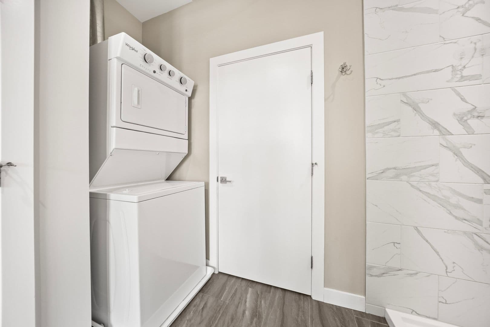 Brookfield Apartment: 3708 Grand Blvd