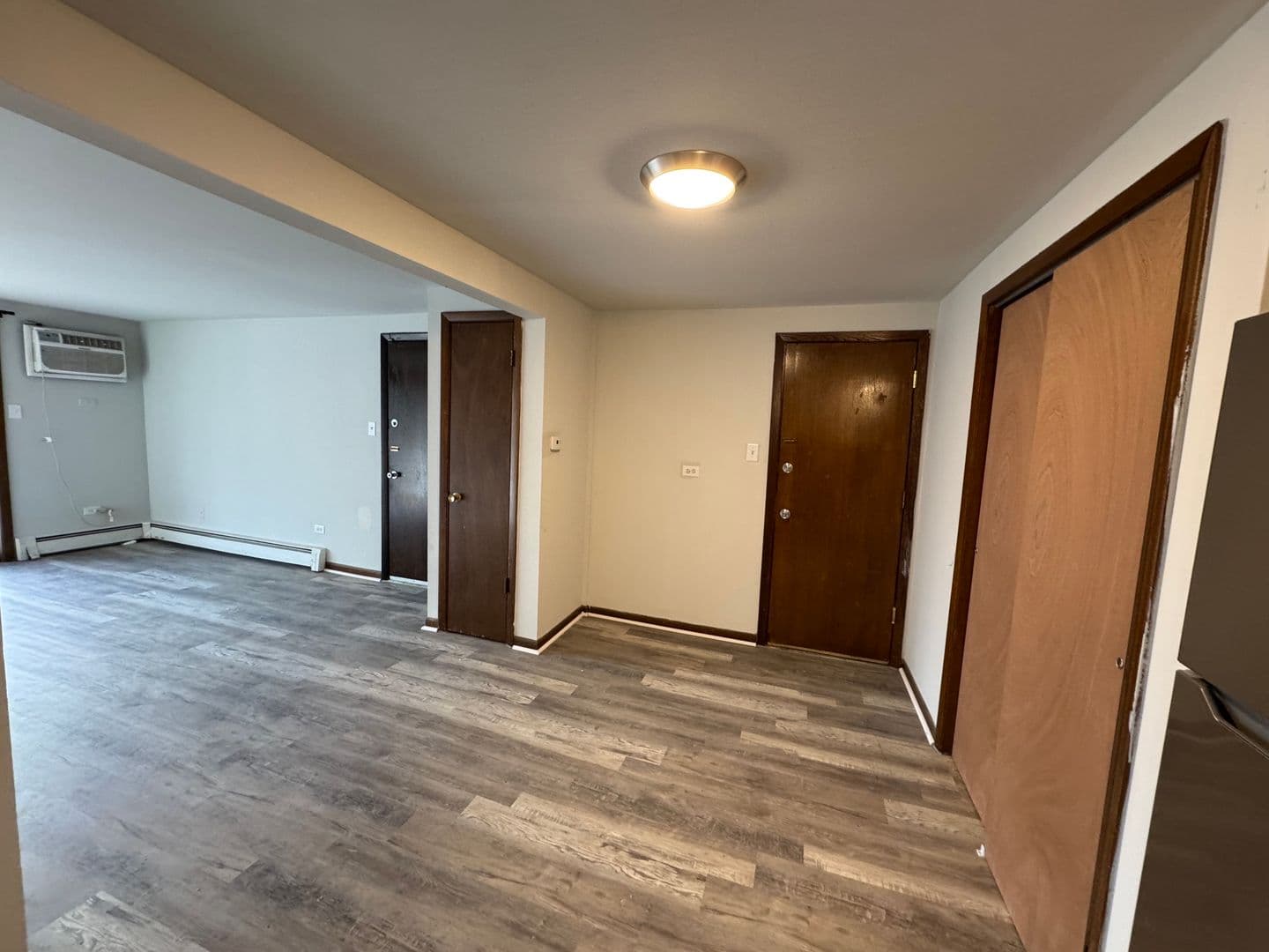 Blue Island Apartment: 1908-16 Vermont Avenue