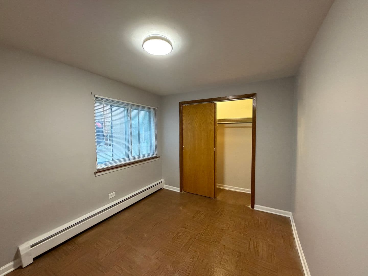 Schiller Park Apartment: 5009 River Rd.