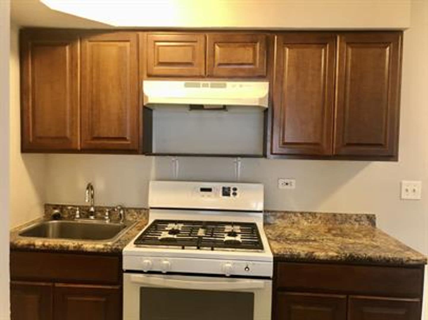 Melrose Park Apartment: 1500-04 North 22nd Avenue