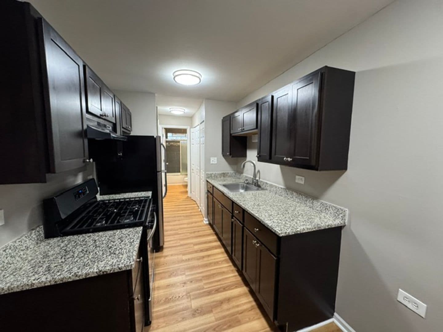 Glen Ellyn Apartment: 21 N. Main St.