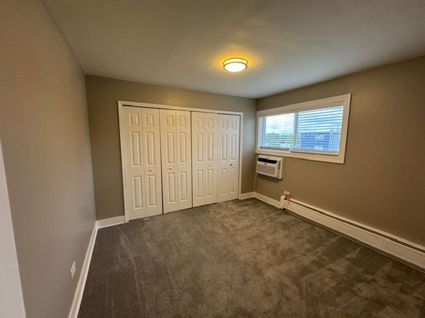 Glen Ellyn Apartment: 21 N. Main St.