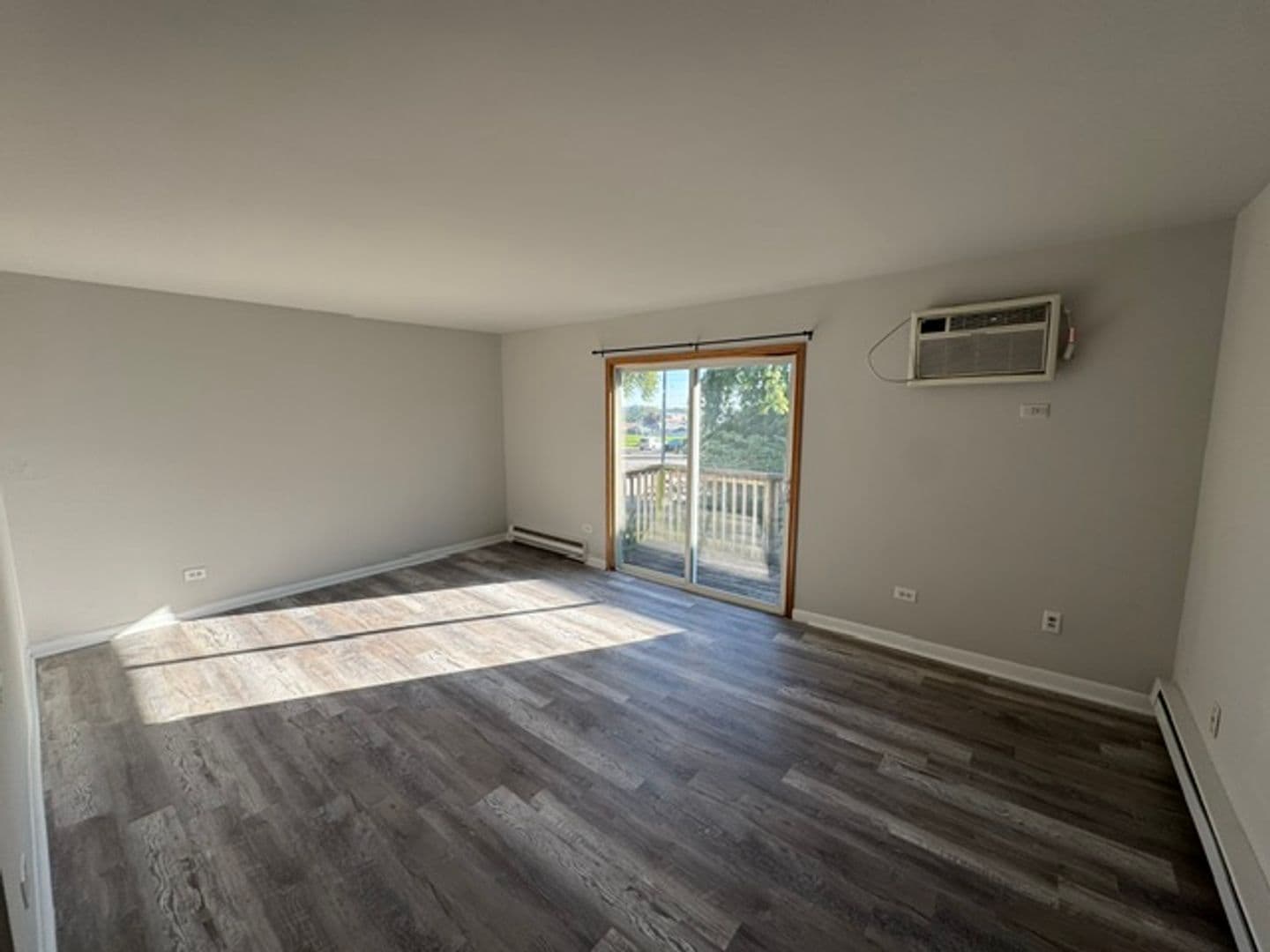 Alsip Apartment: 4329 West Park Lane Drive