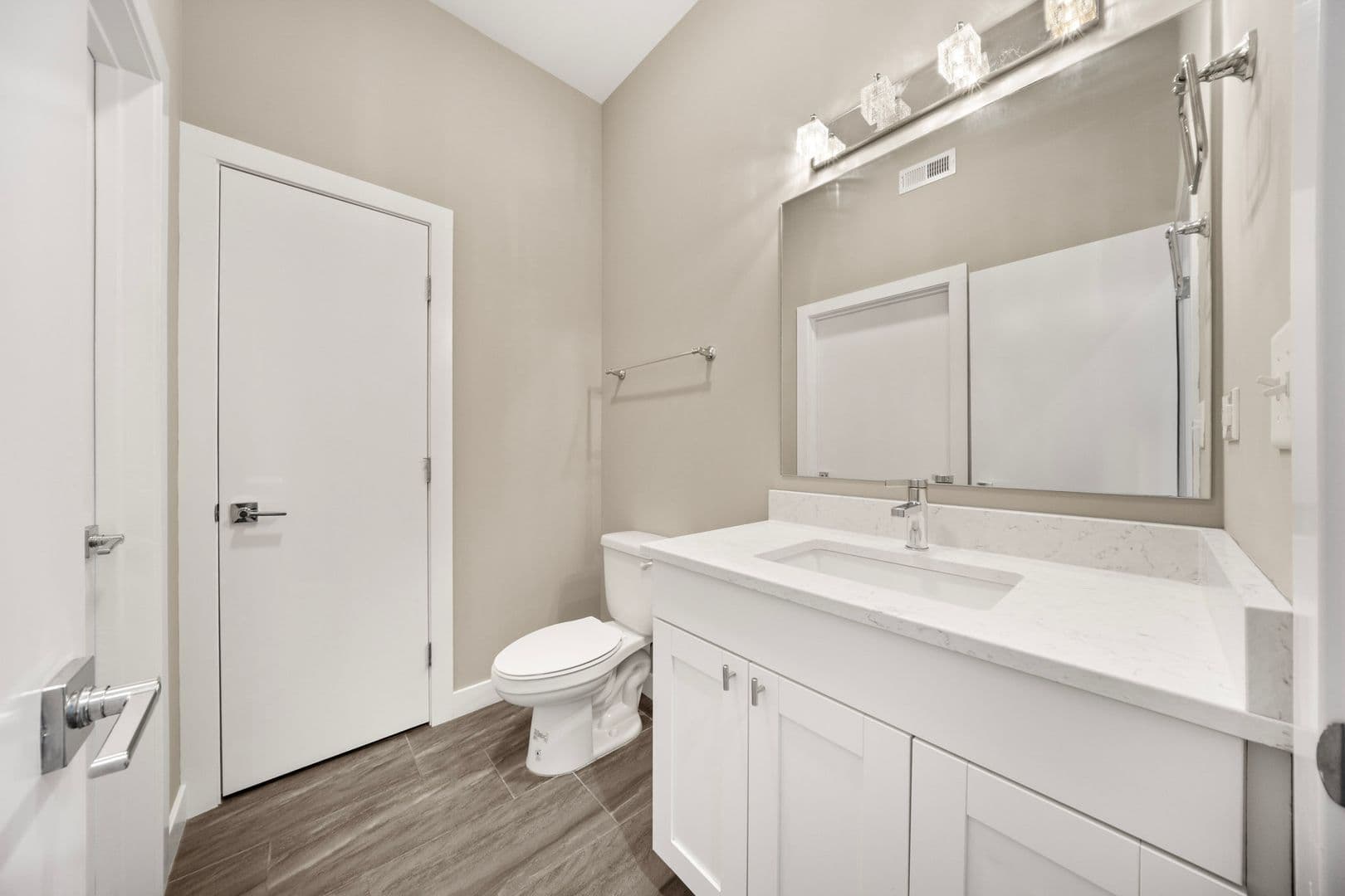 Brookfield Apartment: 3708 Grand Blvd