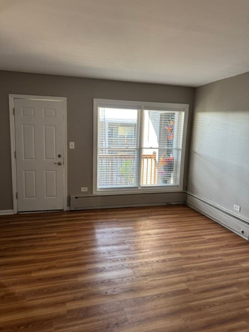 Glen Ellyn Apartment: 21 N. Main St.