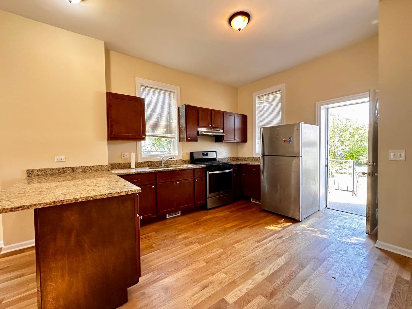 Chicago Apartment: 2624 West 15th Street