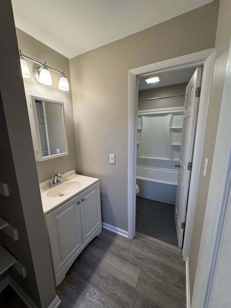 Aurora Apartment: 1603 Reckinger Road