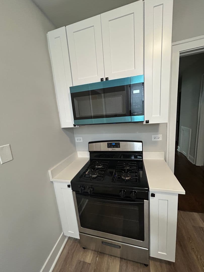 Riverside Apartment: 215-19 West Quincy Street