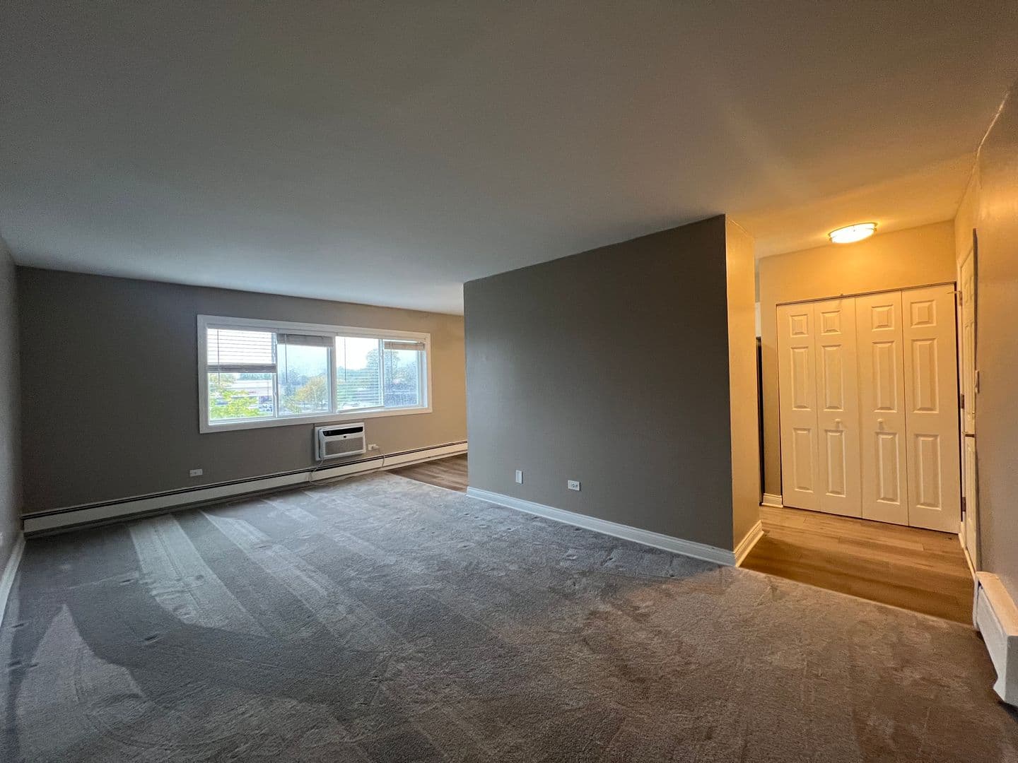 Glen Ellyn Apartment: 21 N. Main St.