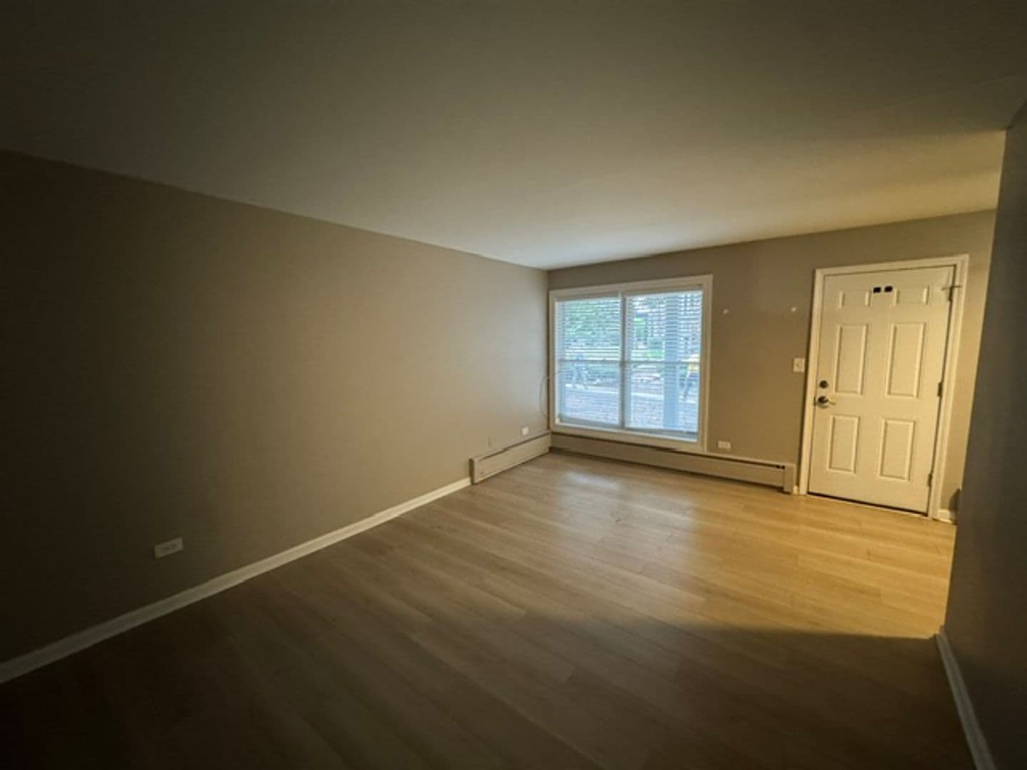 Glen Ellyn Apartment: 21 N. Main St.