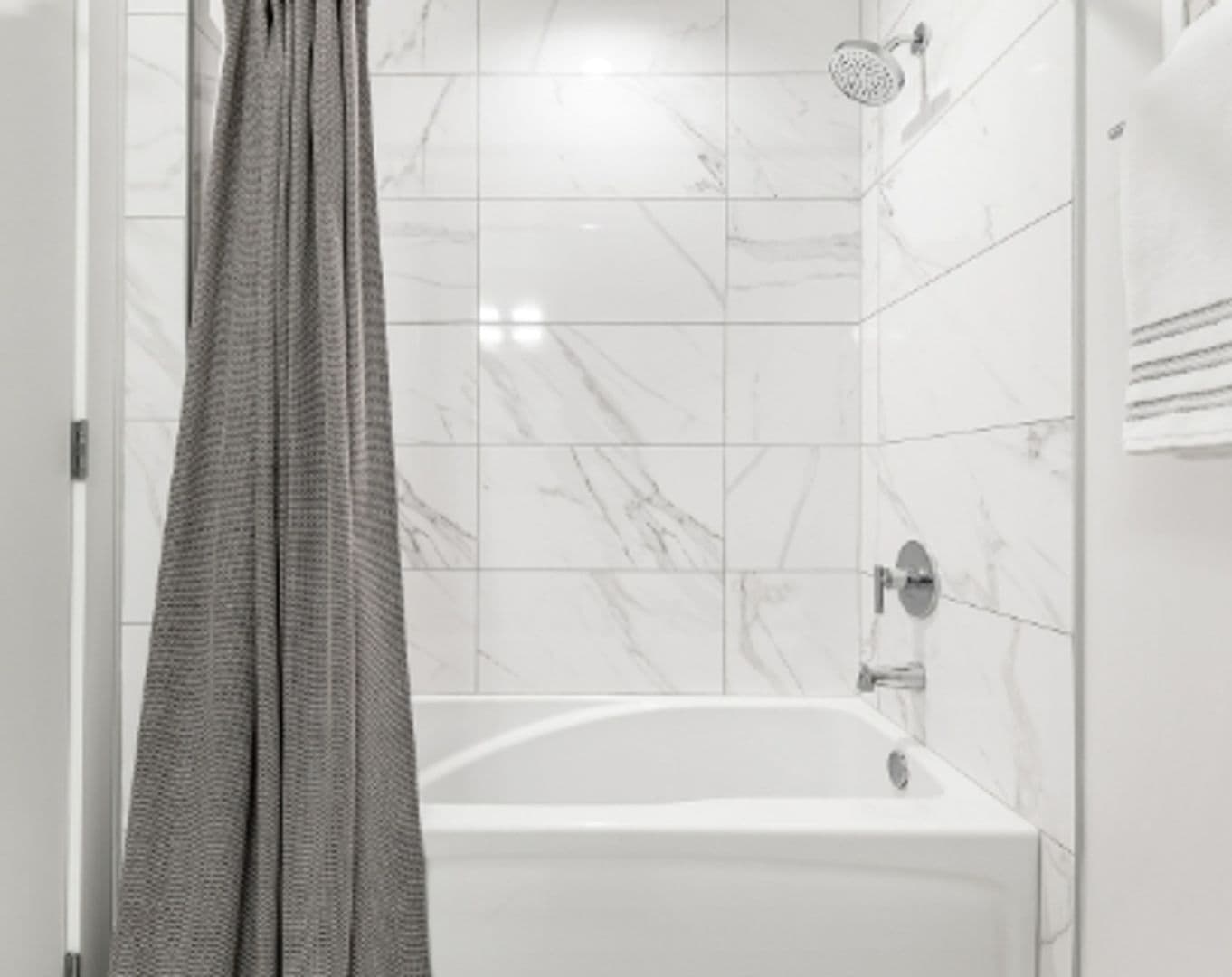 Oak Park Apartment: 435 Madison Street