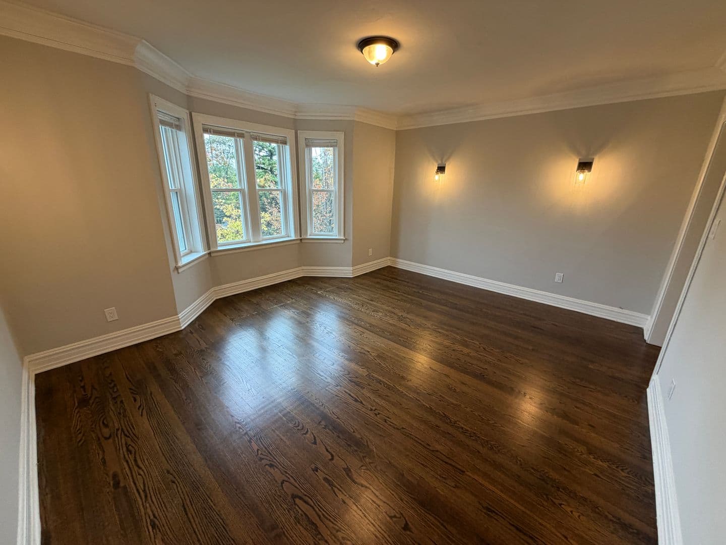 Riverside Apartment: 215-19 West Quincy Street