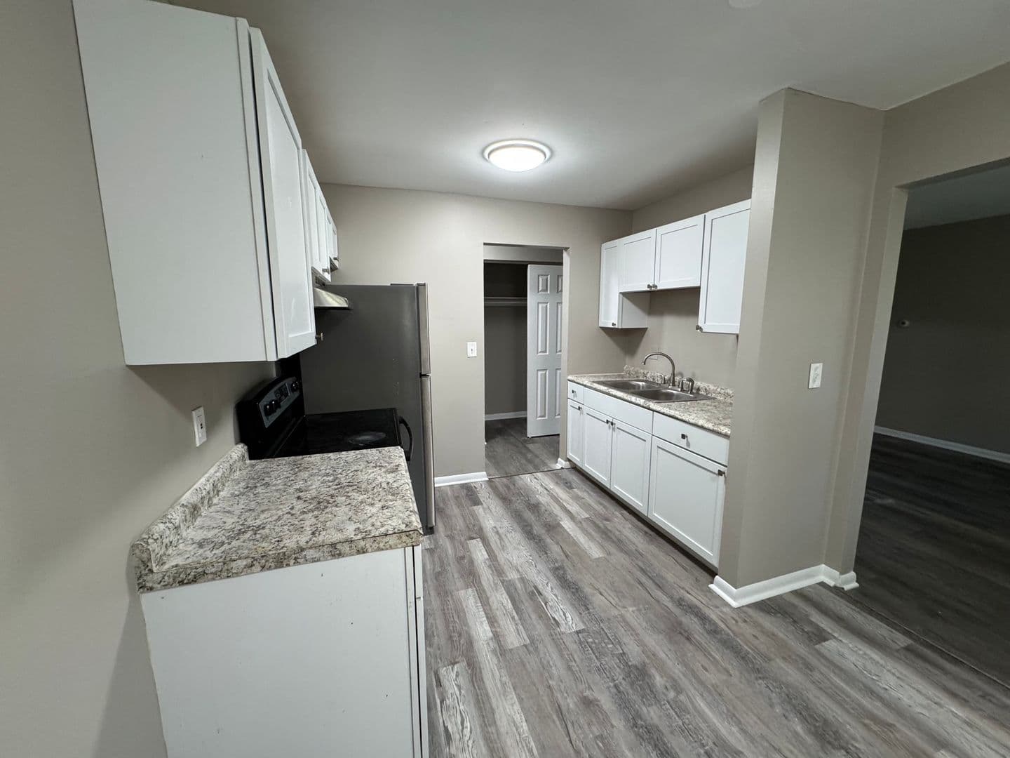 Aurora Apartment: 1603 Reckinger Road