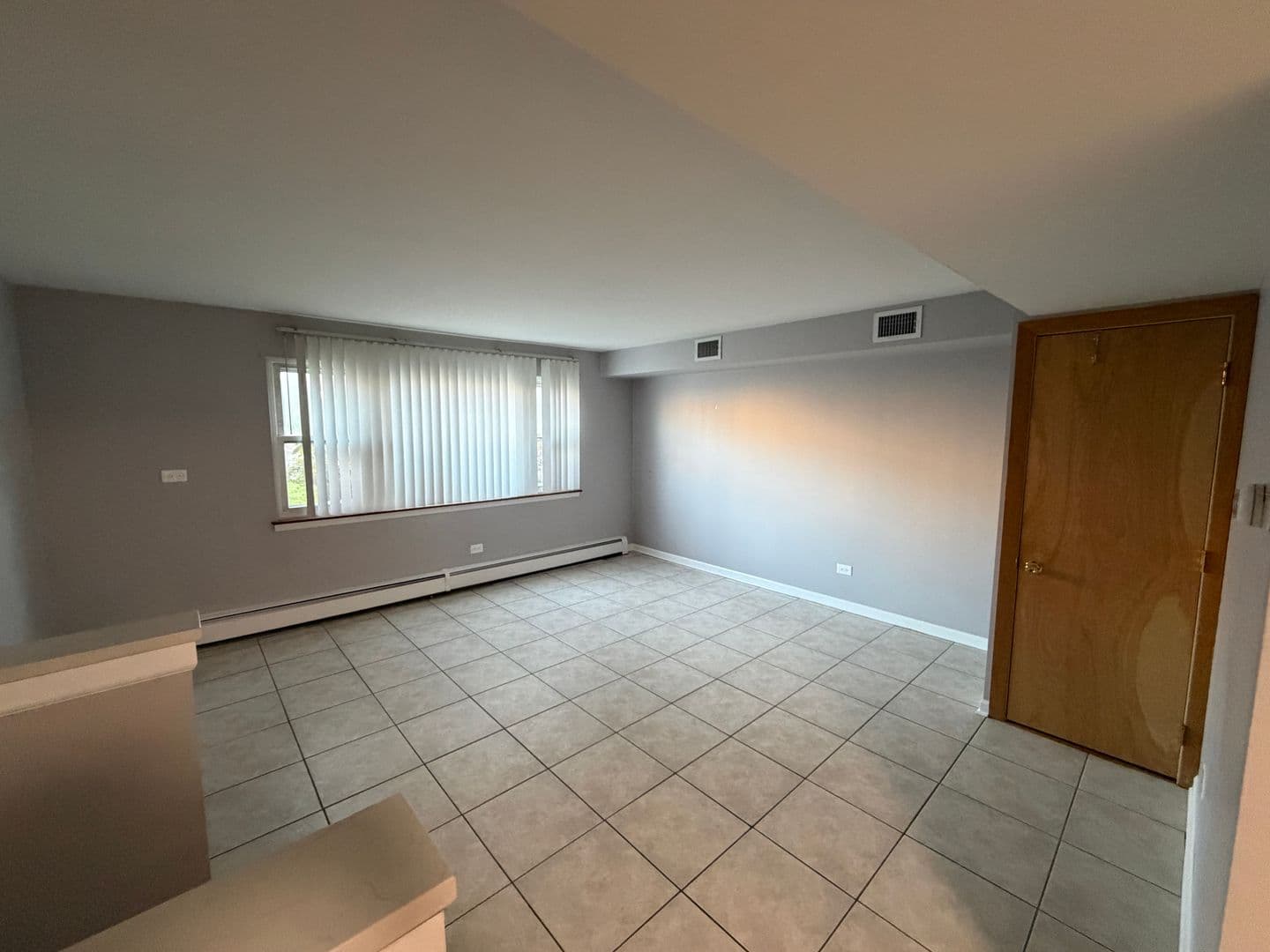 Schiller Park Apartment: 5009 River Rd.
