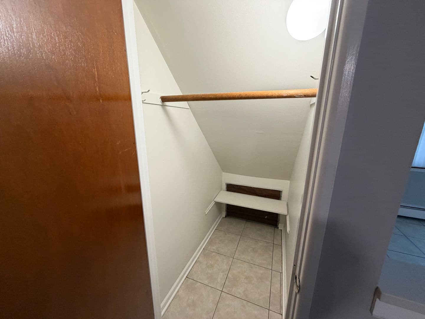 Schiller Park Apartment: 5009 River Rd.