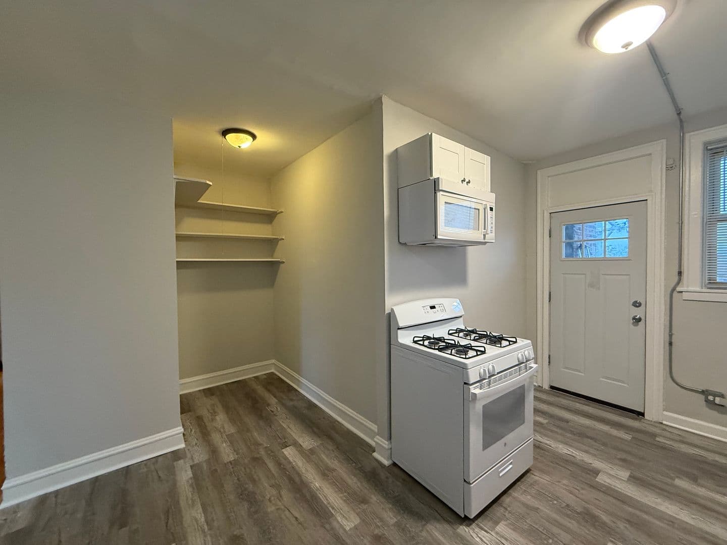 Berwyn Apartment: 3249-51 S Kenilworth Avenue