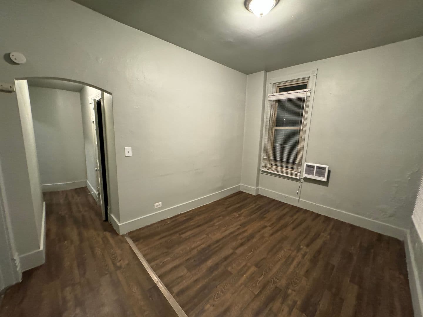Elgin Apartment: 116 Center Street
