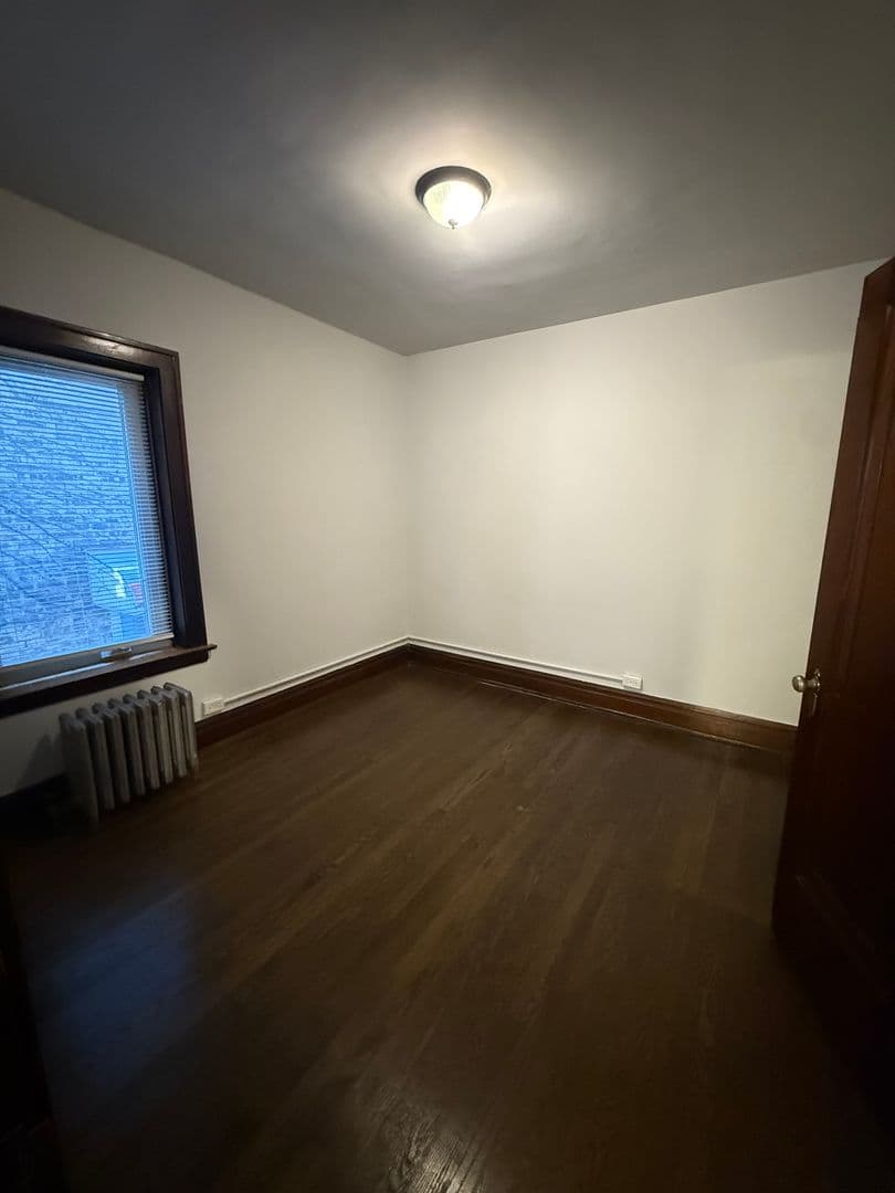 Berwyn Apartment: 1850-52 S Clarence