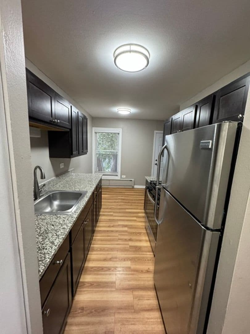 Glen Ellyn Apartment: 21 N. Main St.
