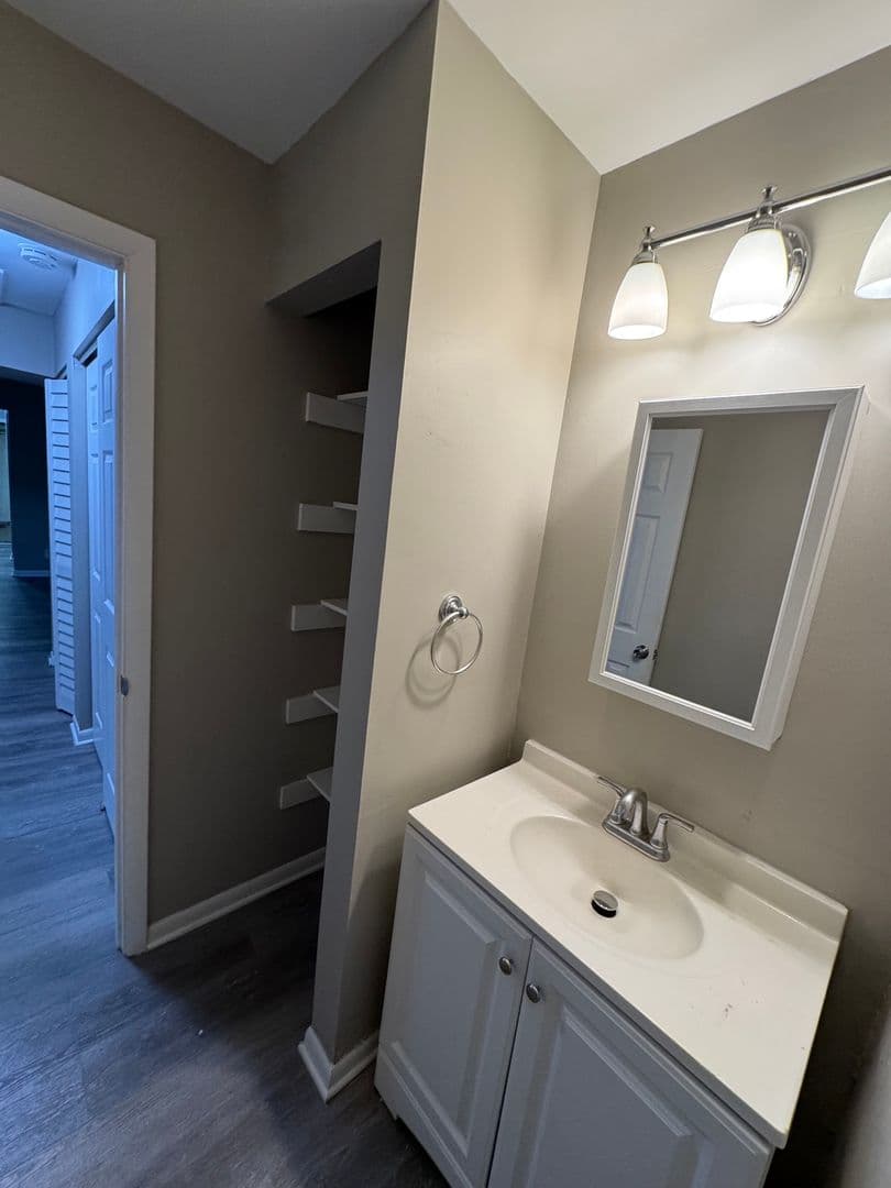 Aurora Apartment: 1603 Reckinger Road