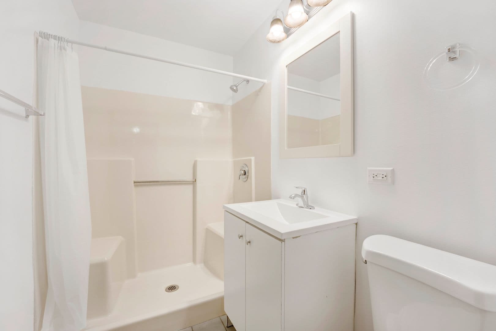 Cicero Apartment: 4747 19th Street