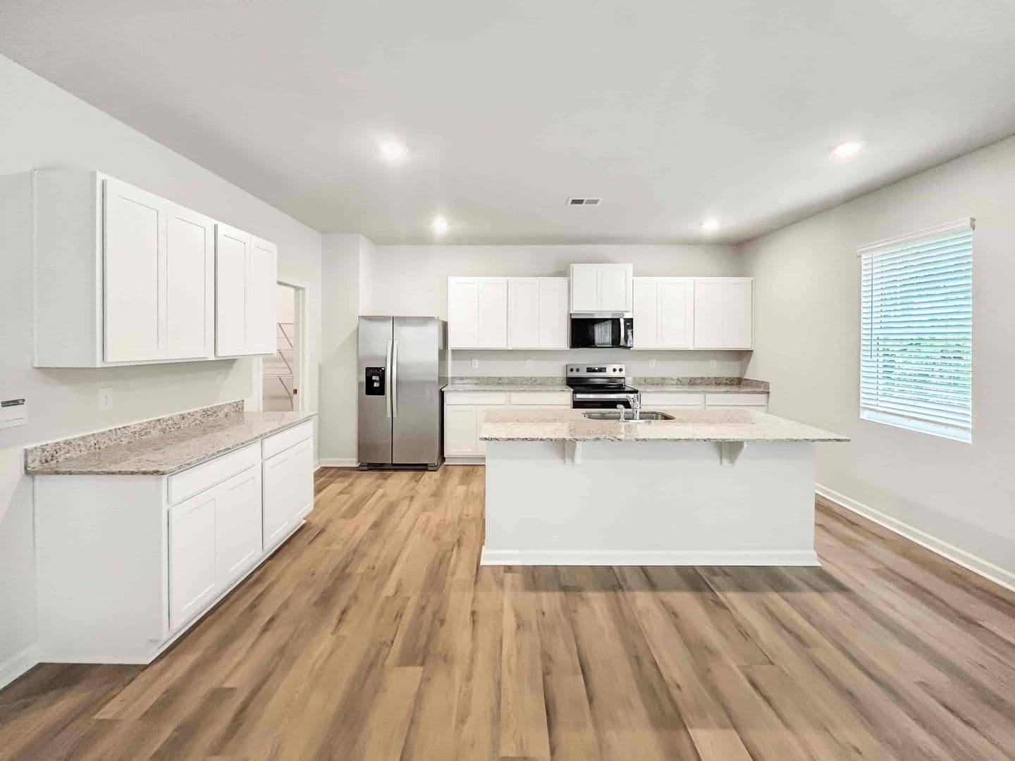 Dallas House: 329 Creekview Wy