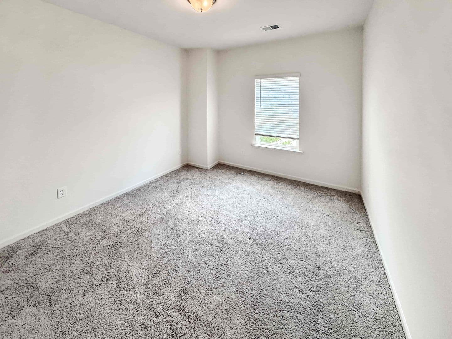 Mableton House: 5784 Silver Lake Dr