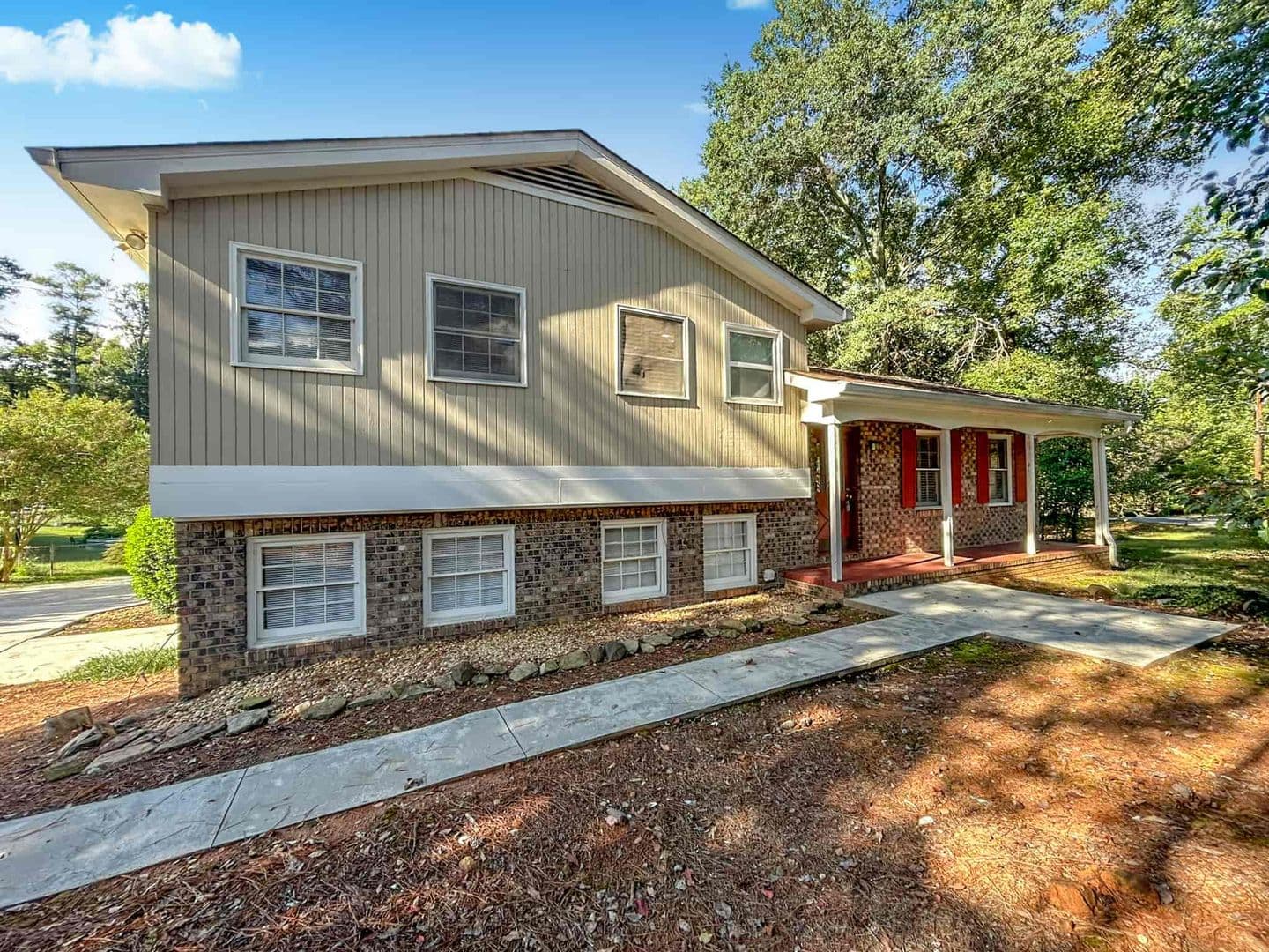 Marietta House: 1330 Woodhill Drive