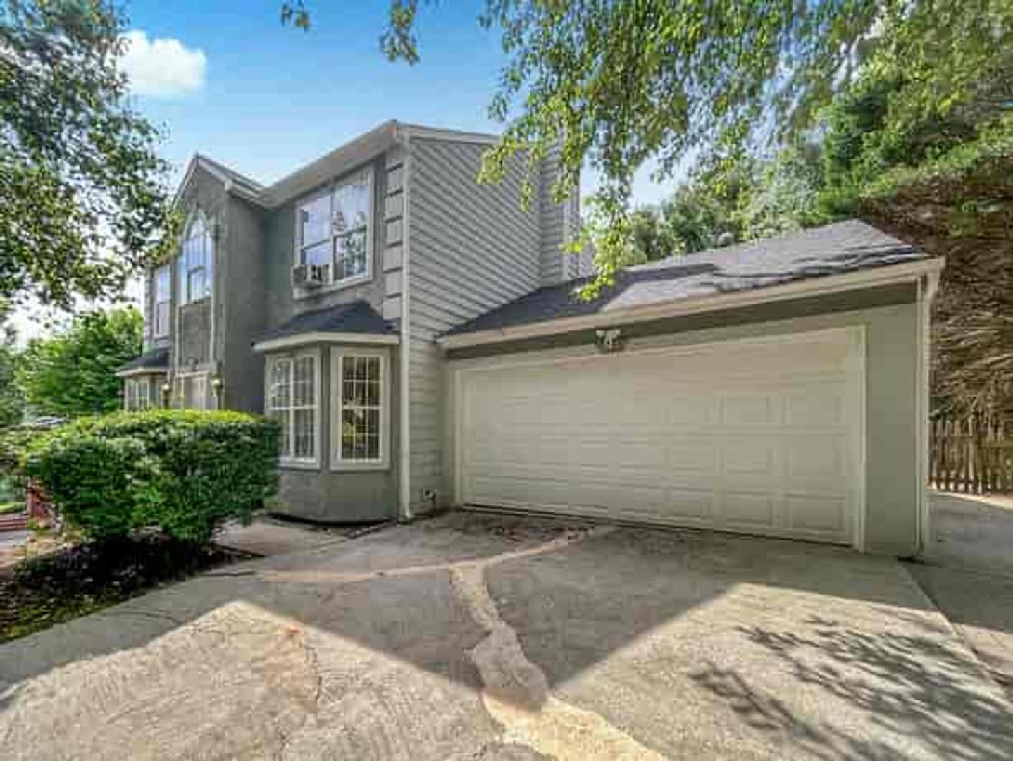 Alpharetta House: 2945 Georgian Manor Dr