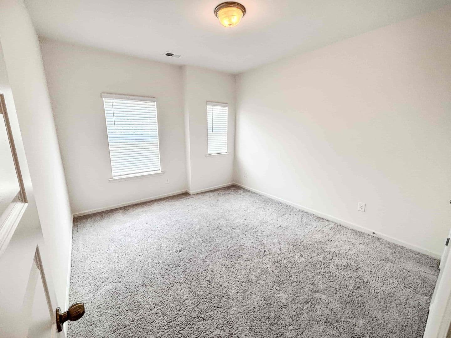 Mableton House: 5784 Silver Lake Dr