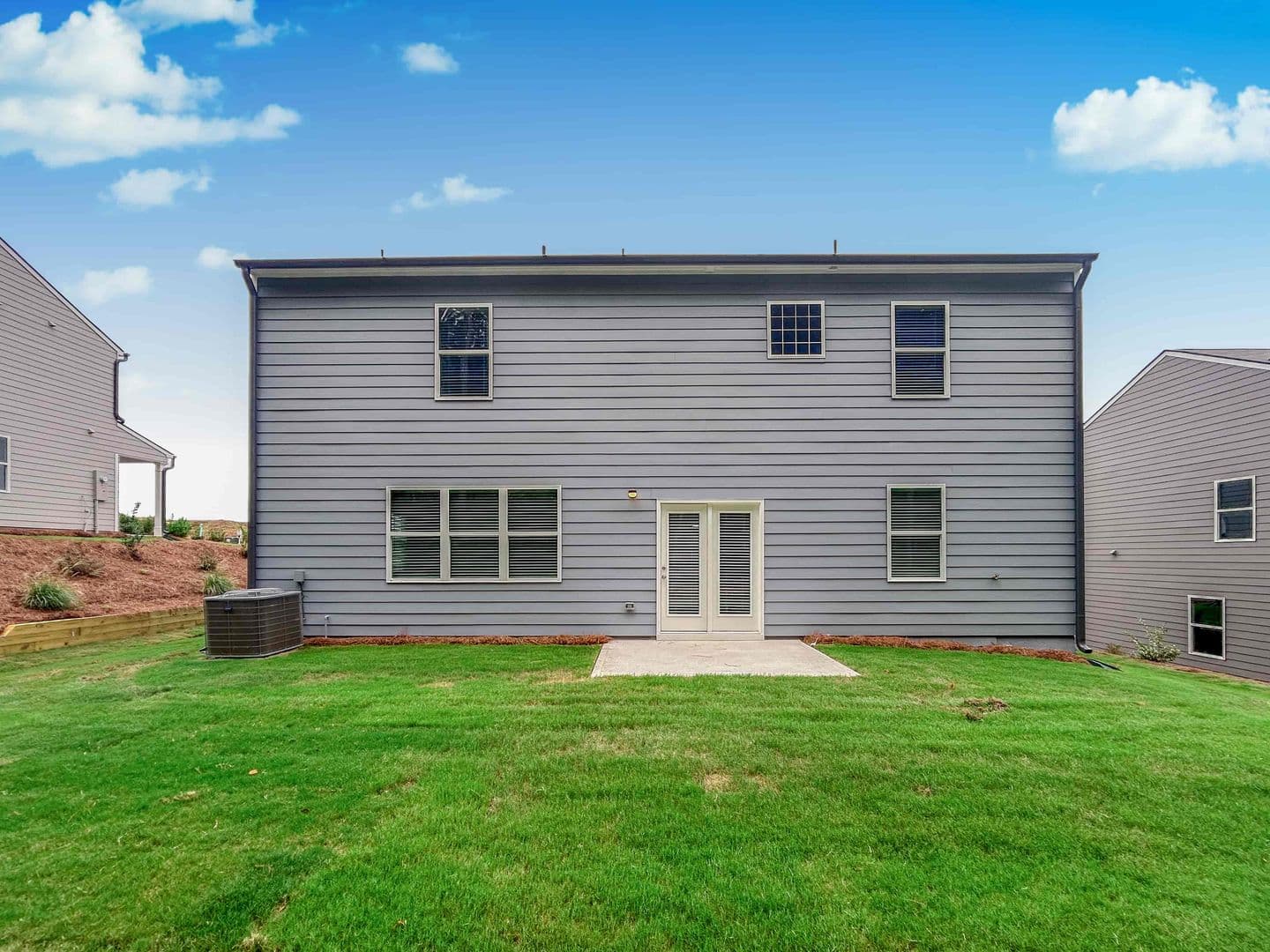 Dallas House: 329 Creekview Wy