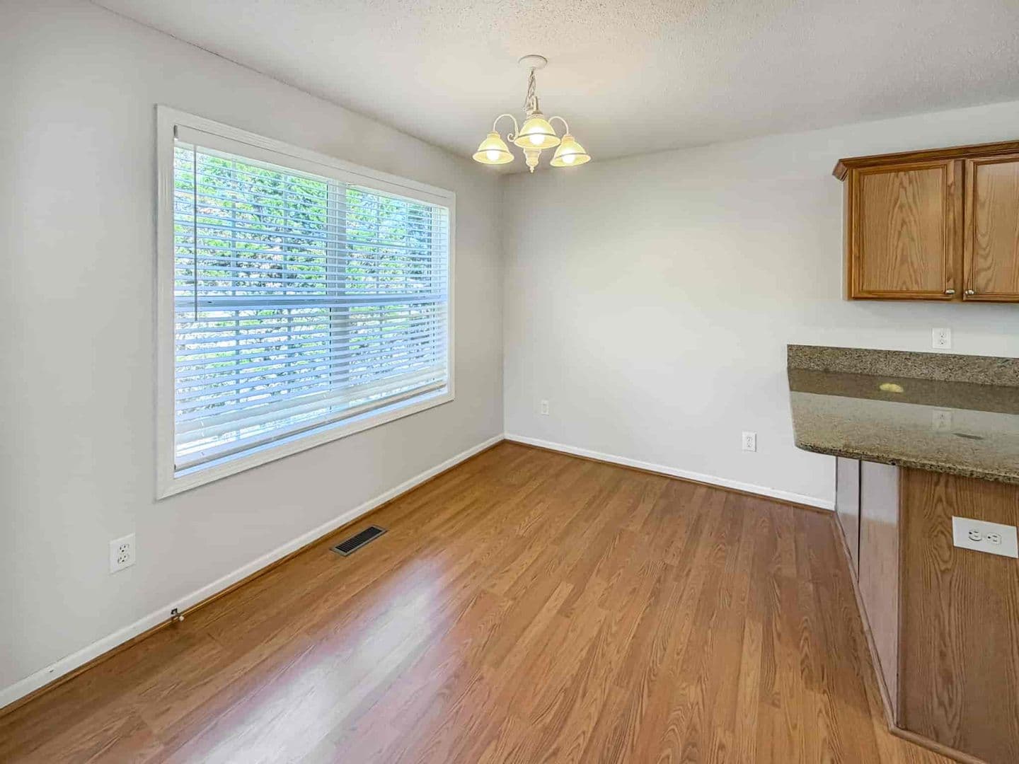 Austell House: 4902 Jocks Ln