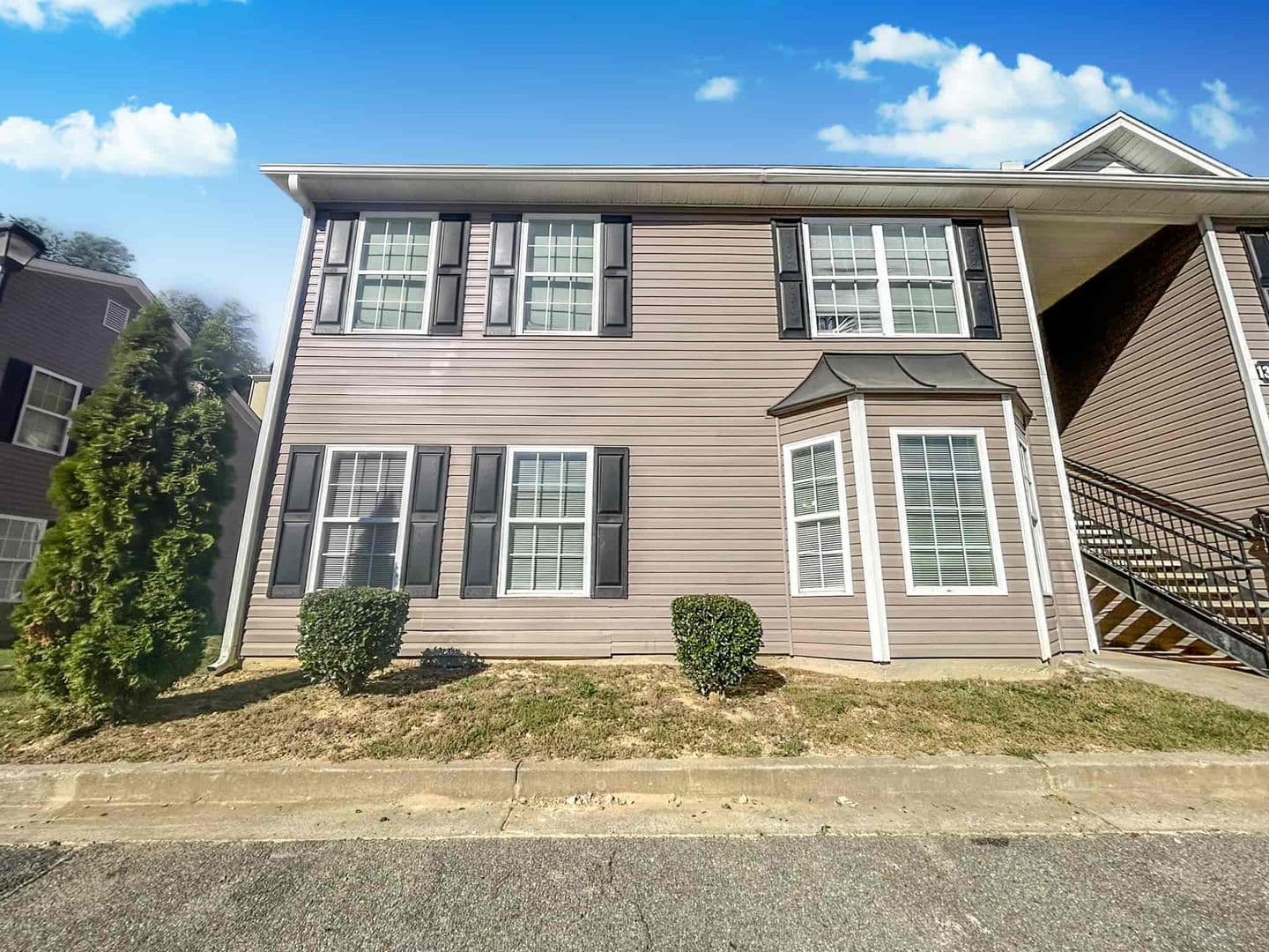Cartersville House: 1302 Stonehaven Circle