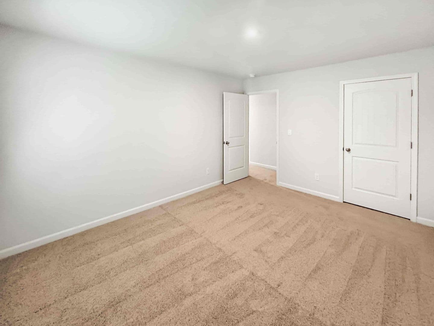 Dallas House: 329 Creekview Wy